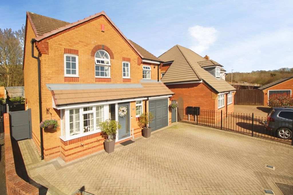 Property photo 1 of 30