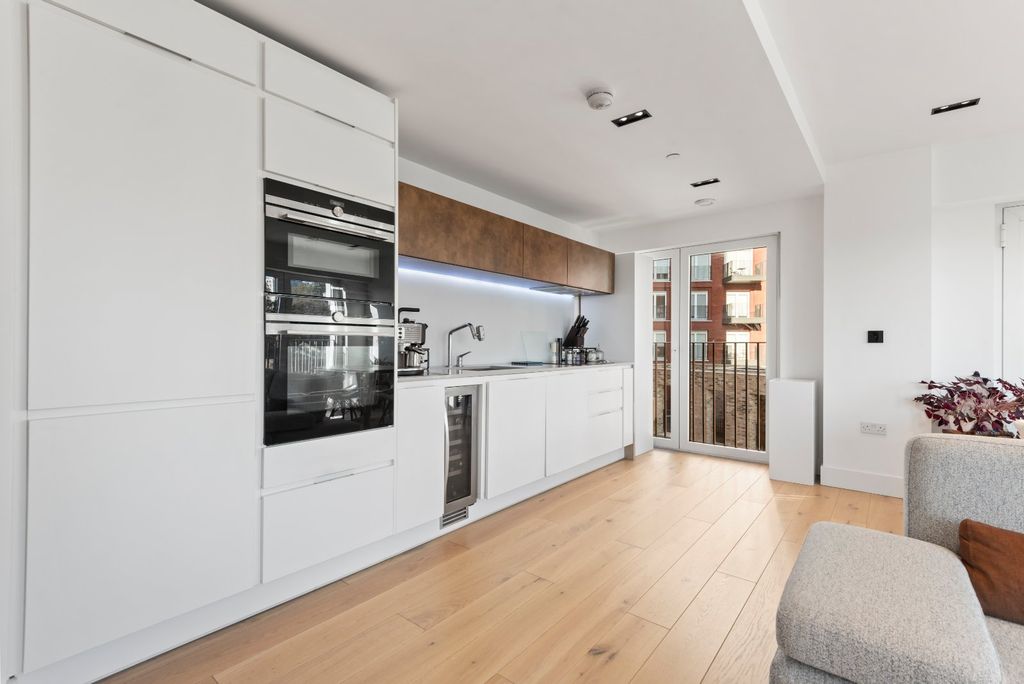 Property photo 2 of 29