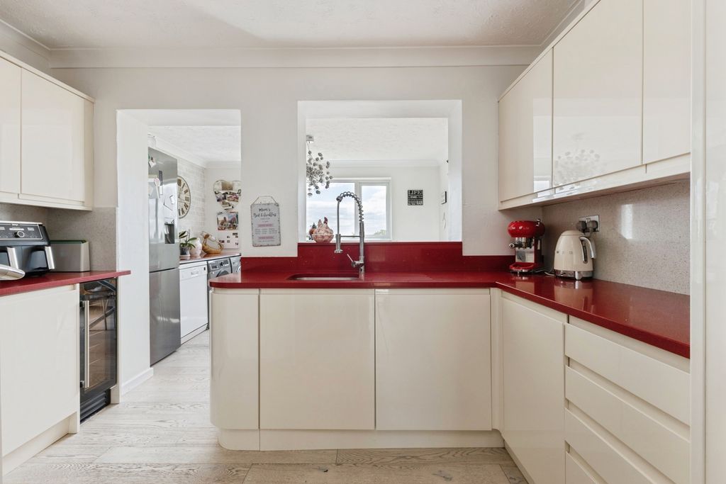 Property photo 3 of 23 Pbox-Img.Jpg