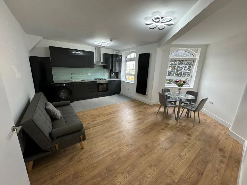 Property photo 1 of 6