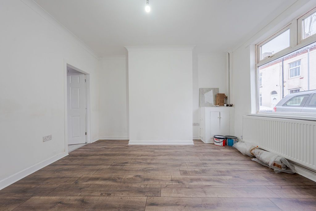 Property photo 3 of 14 Gallery