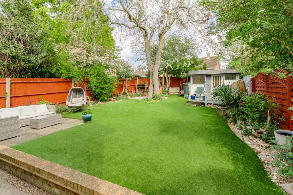 Property photo 2 of 24