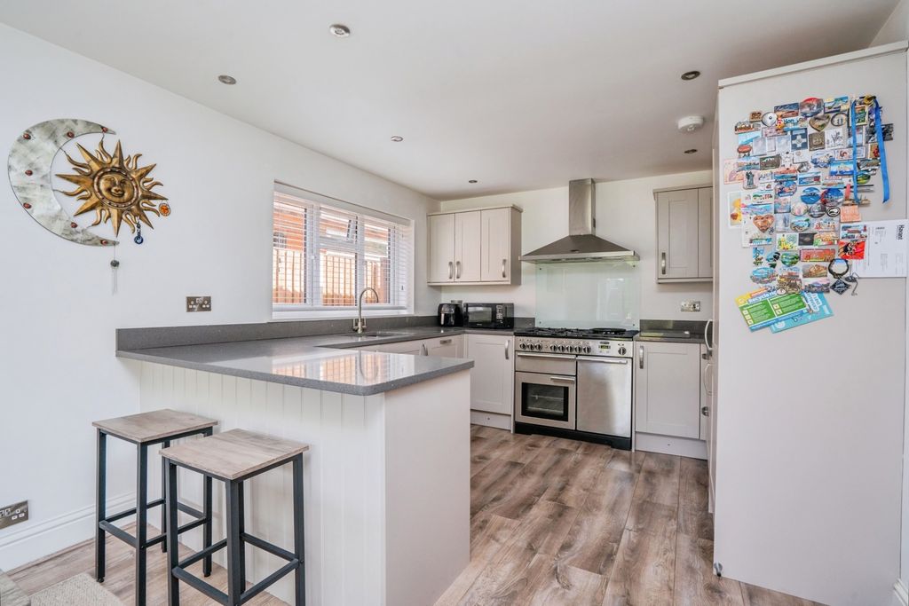 Property photo 3 of 13 Pbox-Img.Jpg