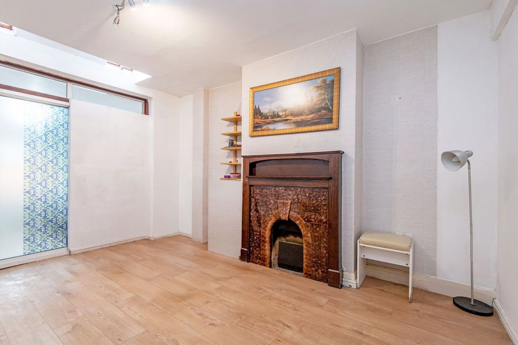 Property photo 2 of 5