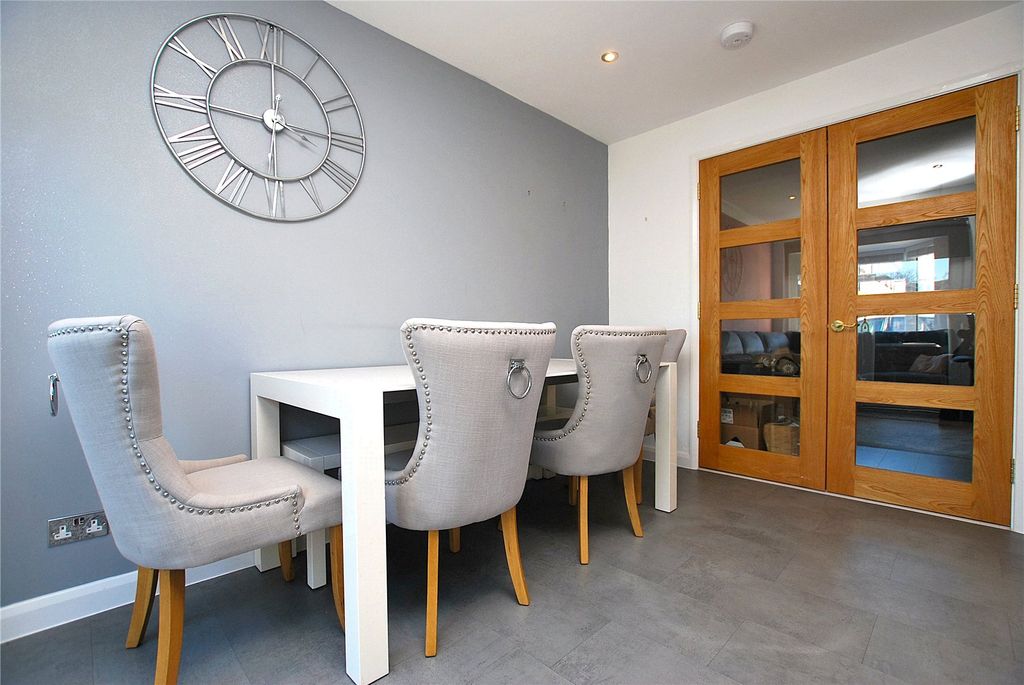 Property photo 3 of 11 Picture No. 12