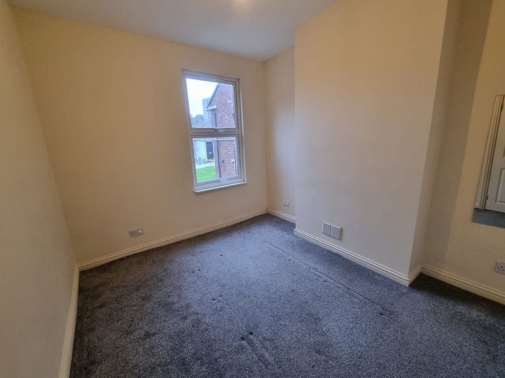 Property photo 2 of 5 Bedroom 1