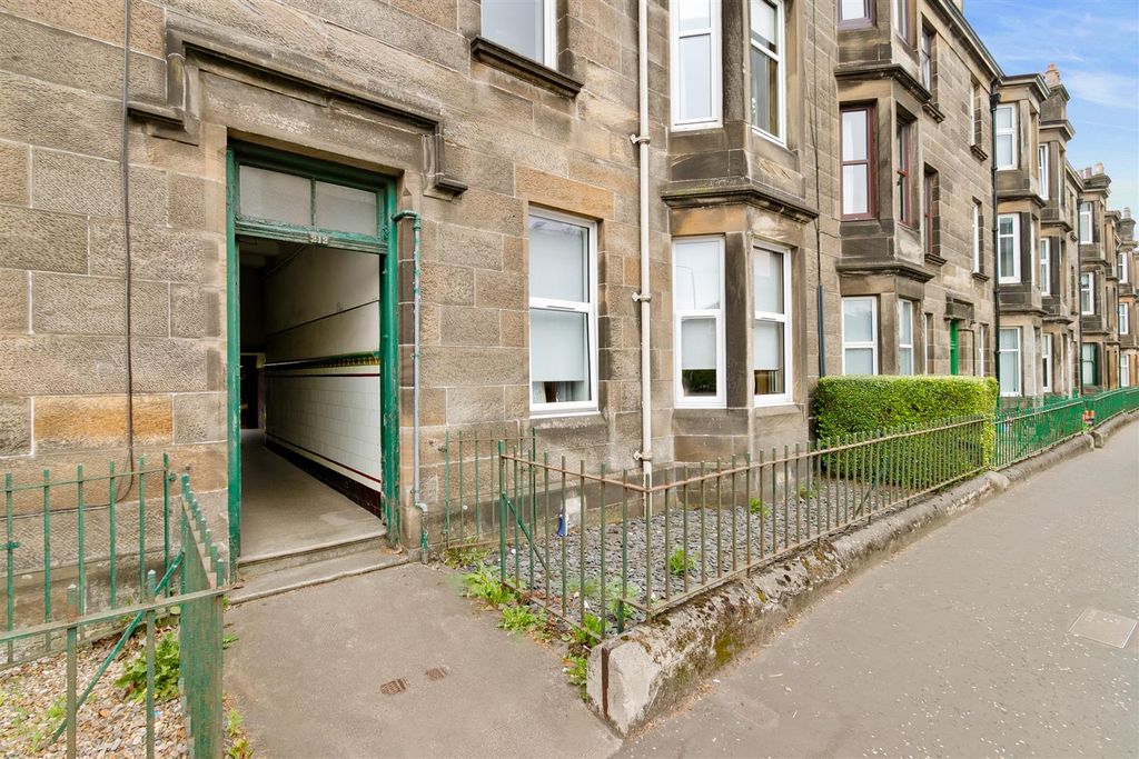 Property photo 2 of 22 Glasgow-Rd-3.Jpg