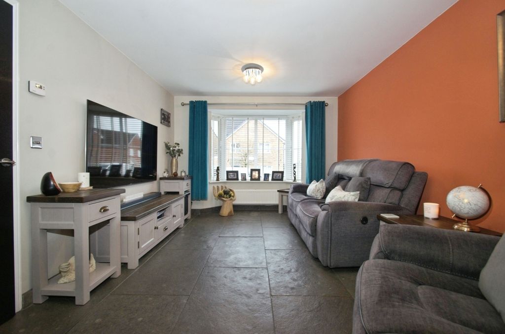 Property photo 3 of 19 2