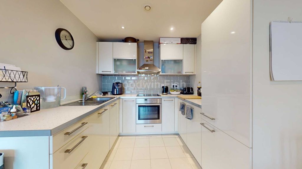 Property photo 3 of 16