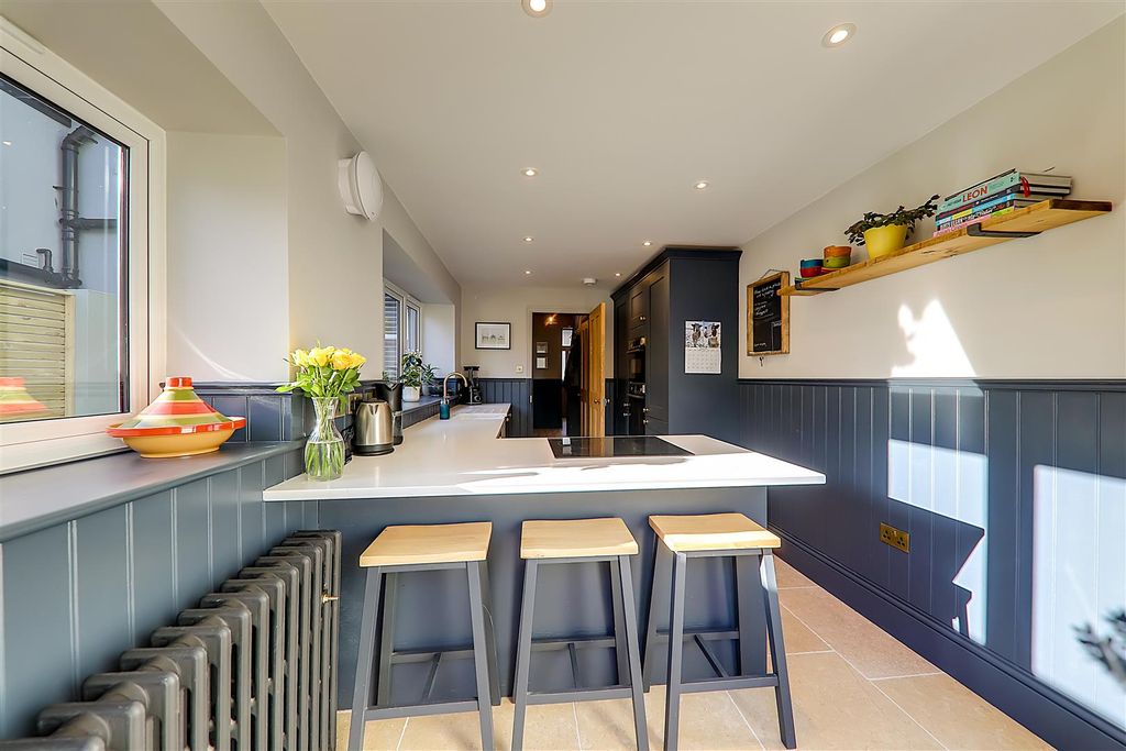 Property photo 2 of 33 Img_5968-Img_5970.Jpg