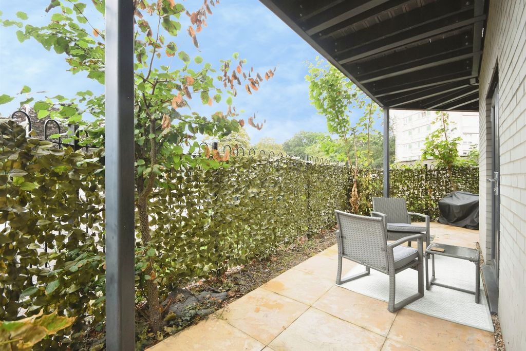 Property photo 3 of 18