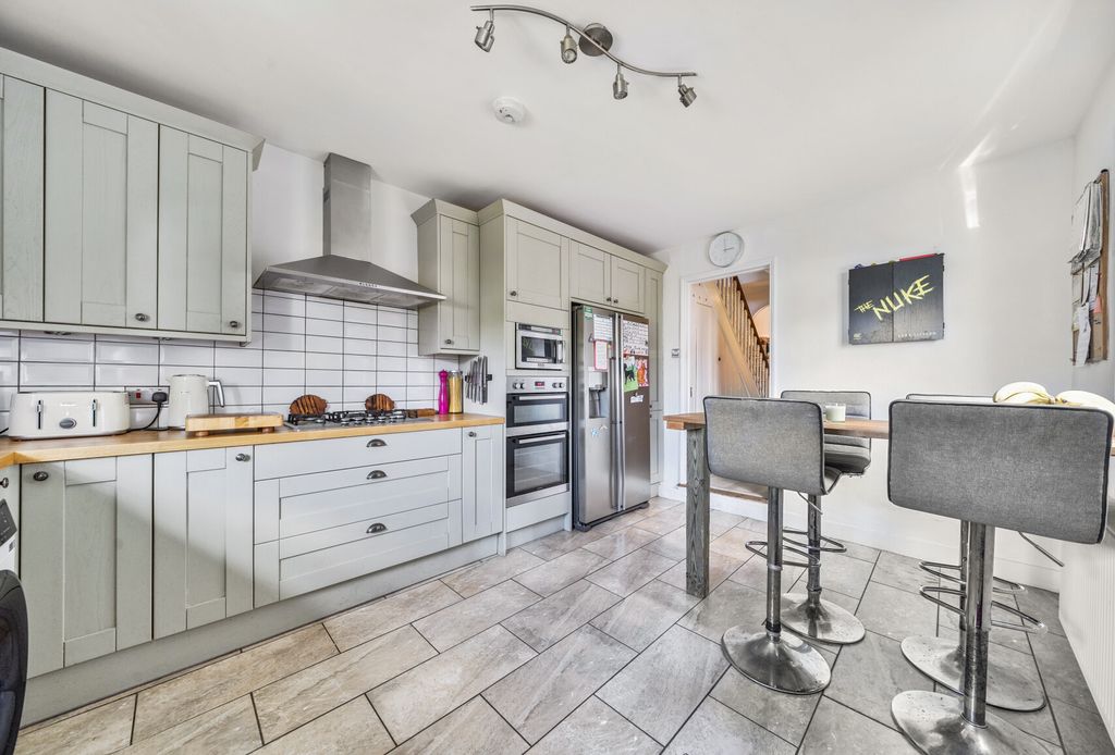 Property photo 1 of 17 1313834-14-6859A0...