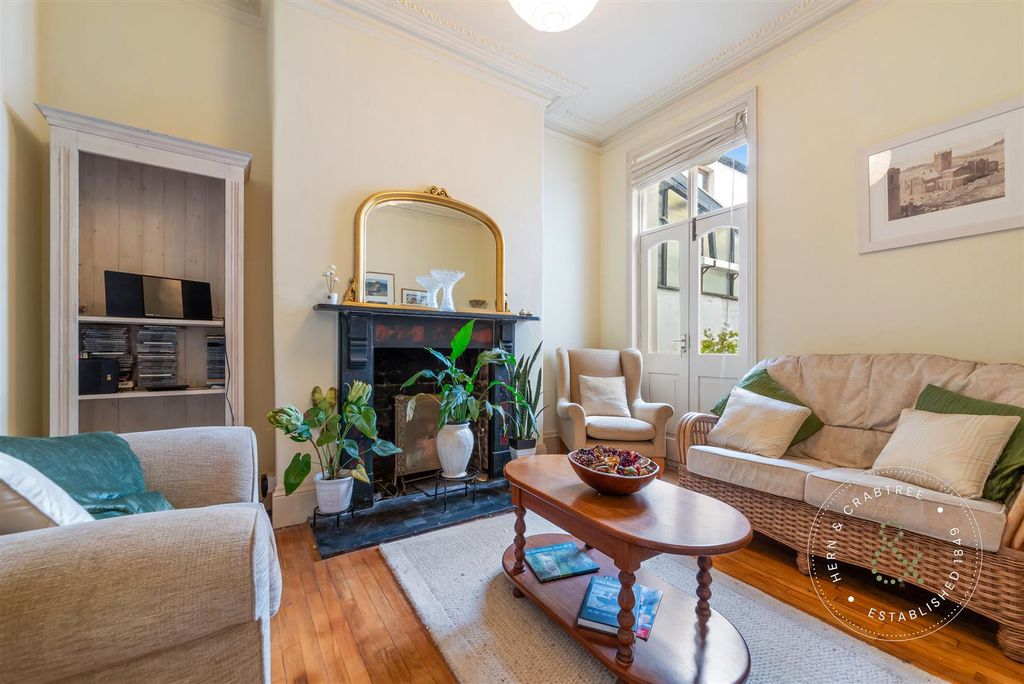 Property photo 3 of 37 Berthwin-Street-19.Jpg