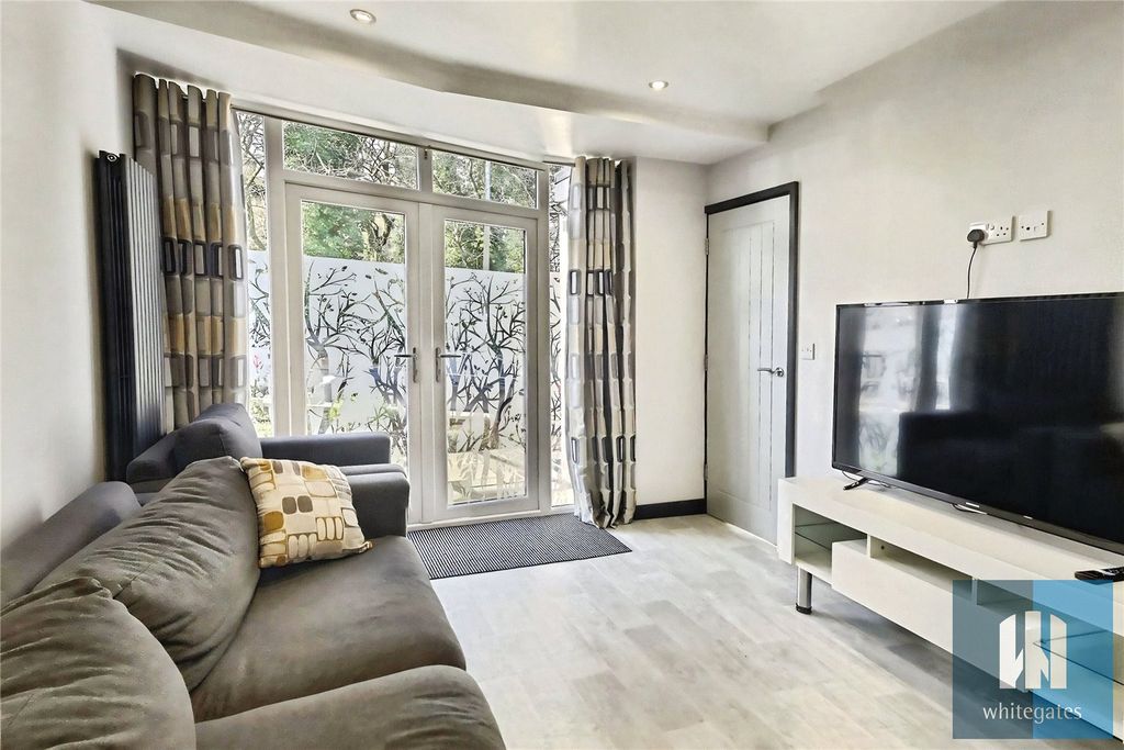 Property photo 3 of 5 Picture No. 11