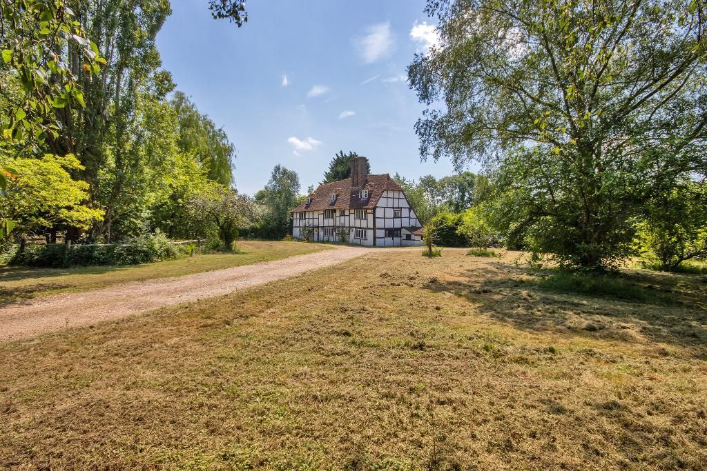 Property photo 2 of 27