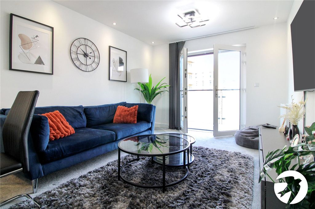 Property photo 2 of 15 Lounge Area