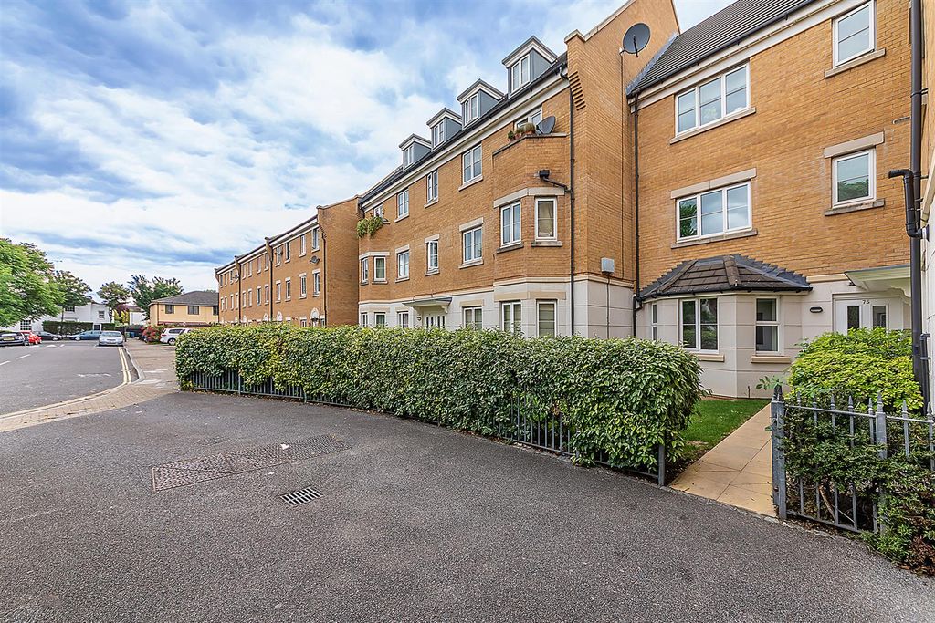 Property photo 1 of 12