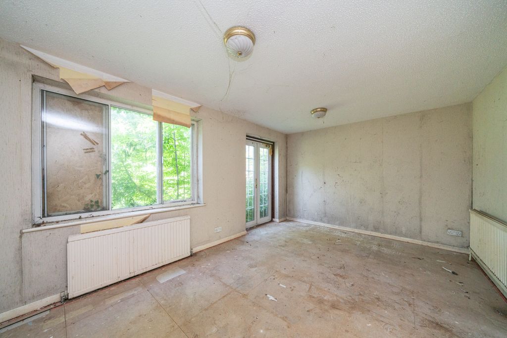Property photo 2 of 22