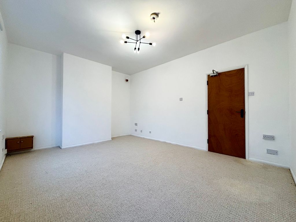 Property photo 2 of 3