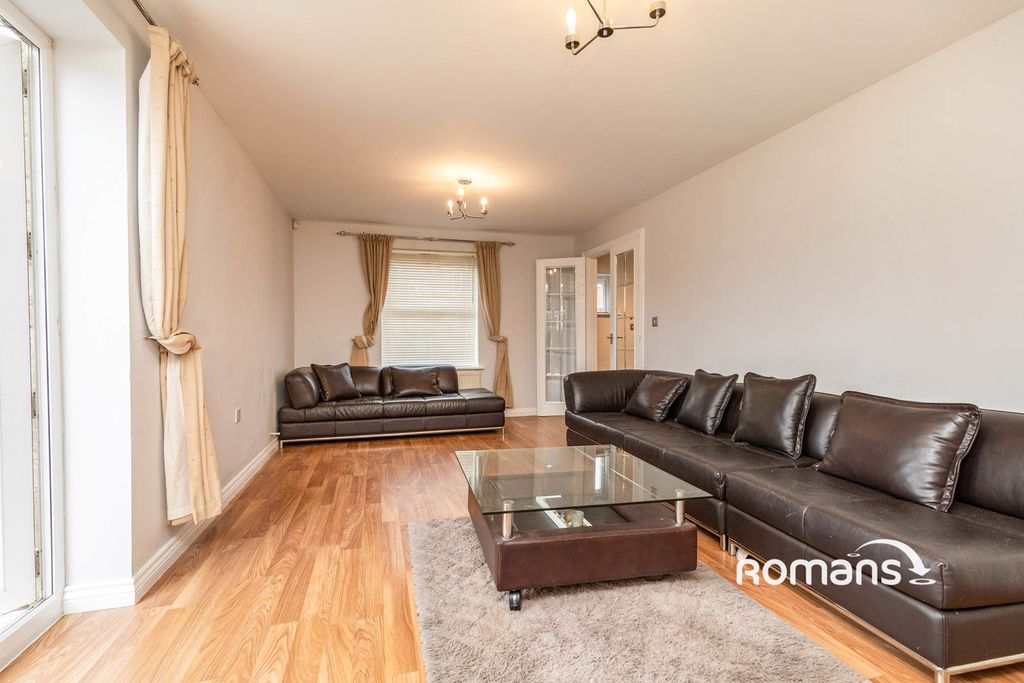 Property photo 2 of 10 Photo