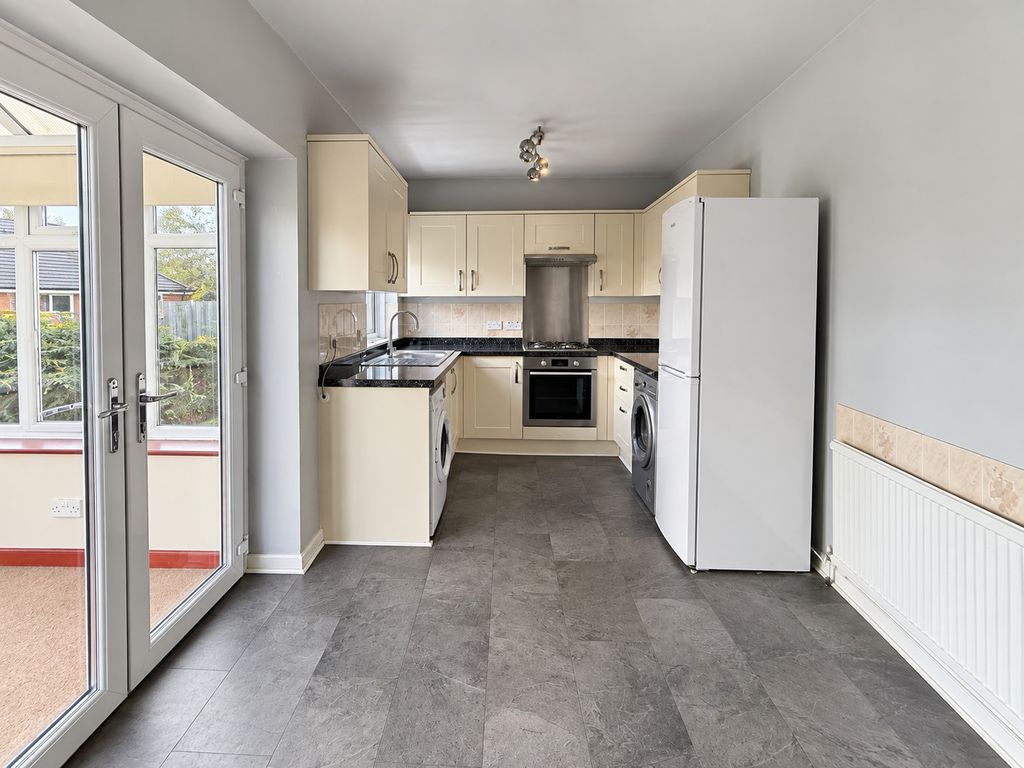 Property photo 3 of 17 Photo 11