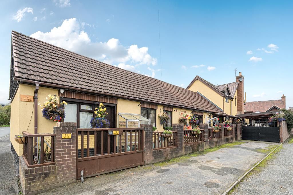 Property photo 1 of 22 External View