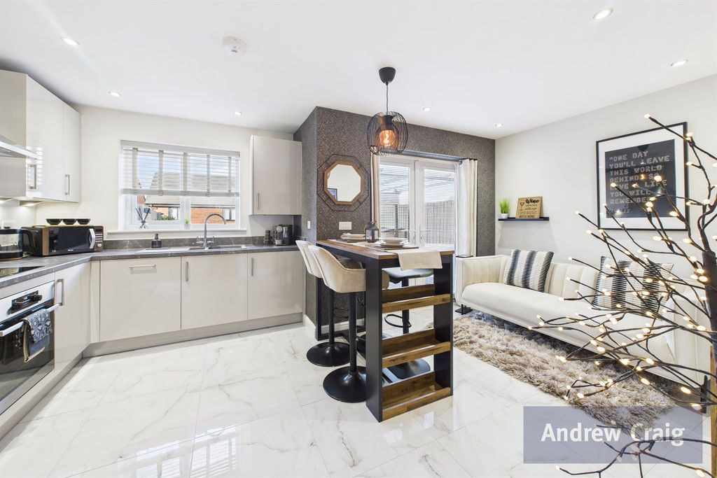 Property photo 3 of 25 Kitchen/Diner