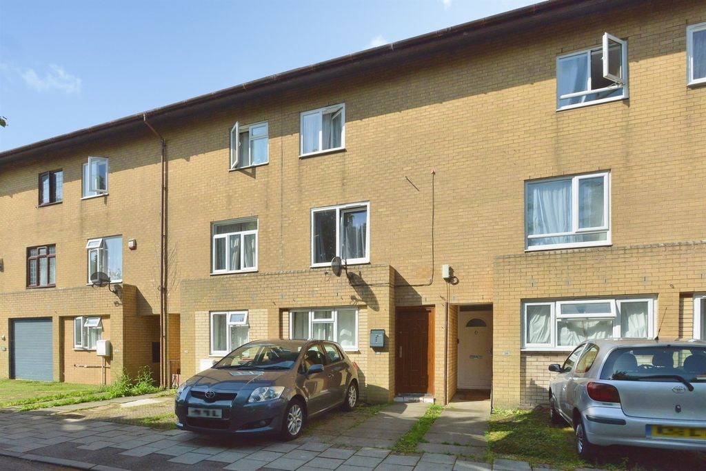 Property photo 2 of 11