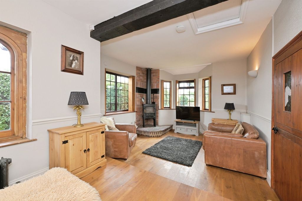 Property photo 2 of 20