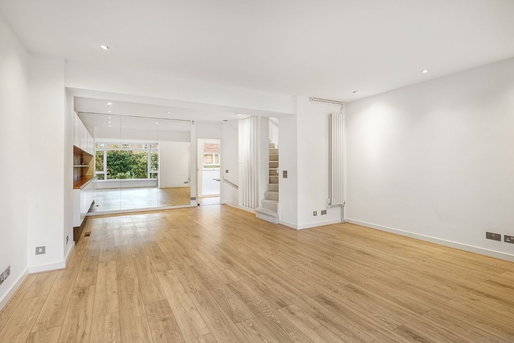 Property photo 3 of 19 Picture No. 10