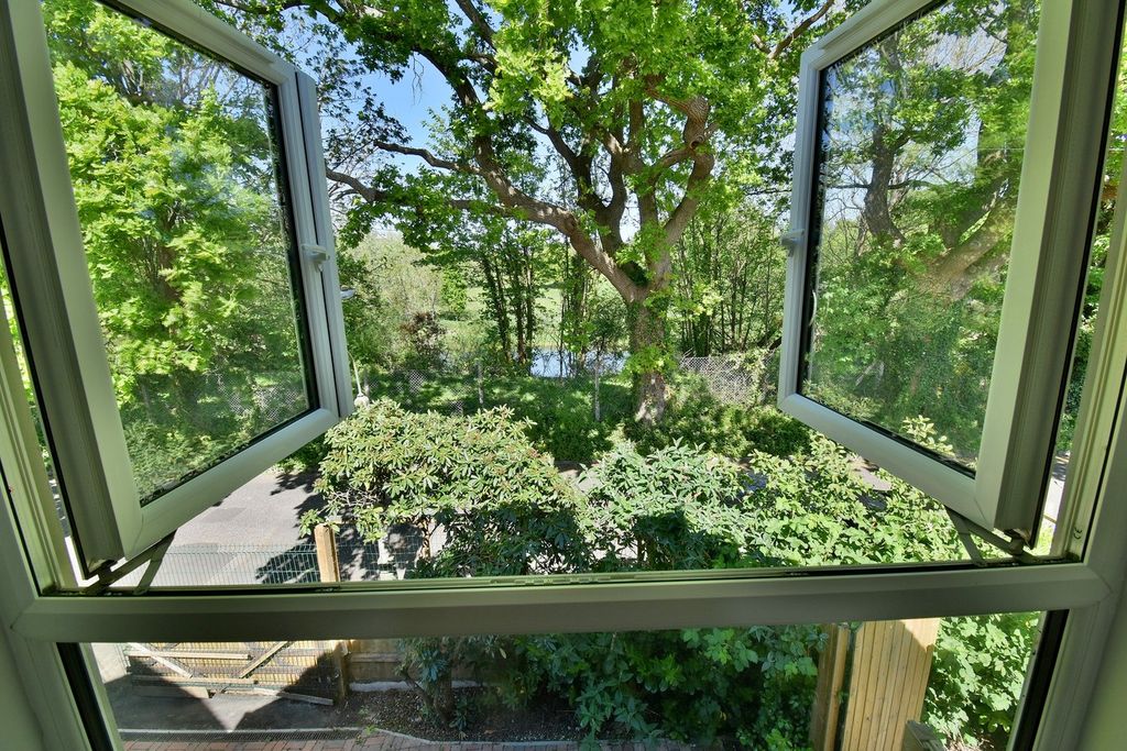 Property photo 3 of 22