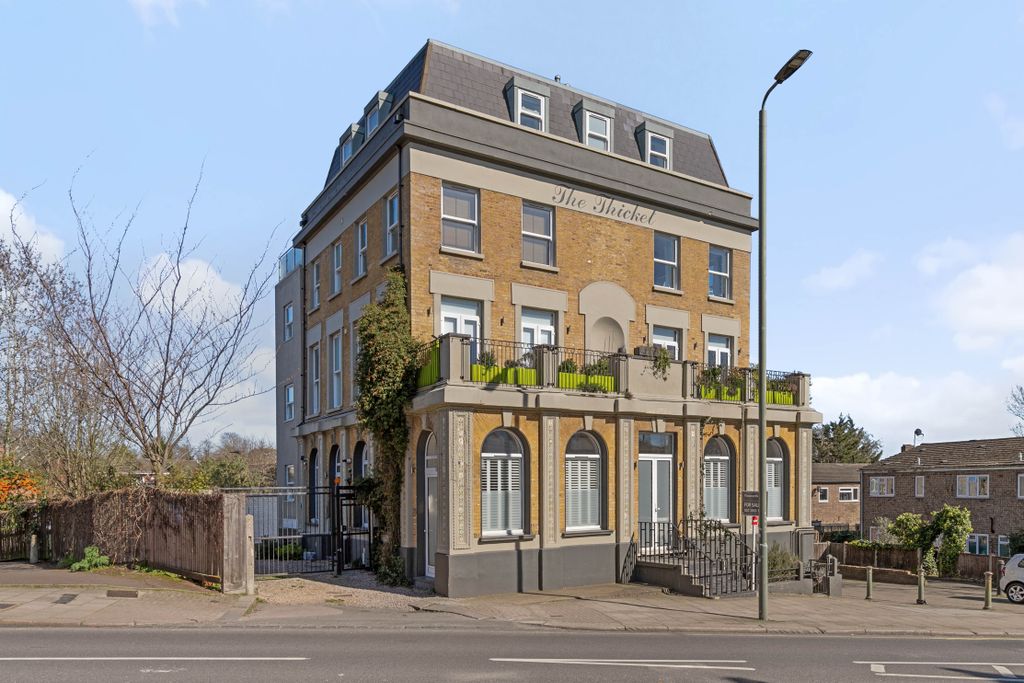 Property photo 1 of 12 Flat 4, Thicket Tavern, Se20 - 13