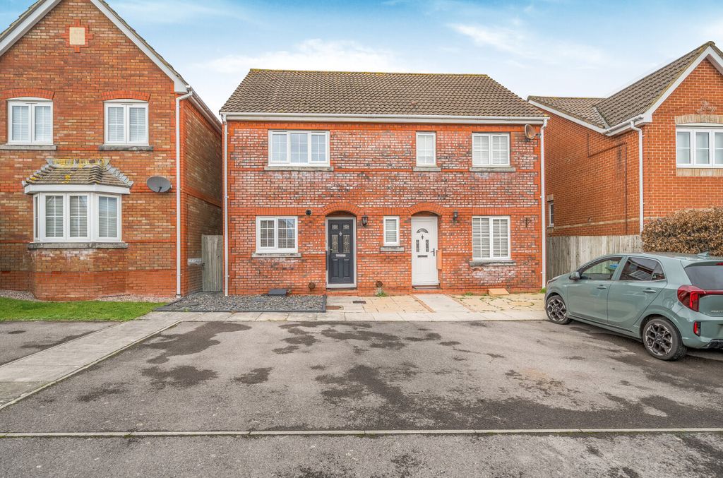 Property photo 1 of 10 1405866-5-697B70d...