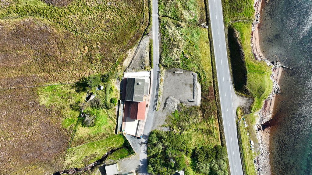 Property photo 3 of 32