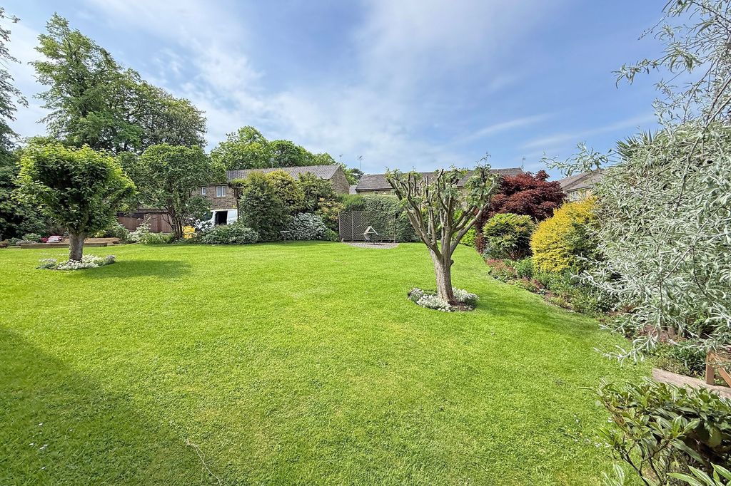 Property photo 2 of 13
