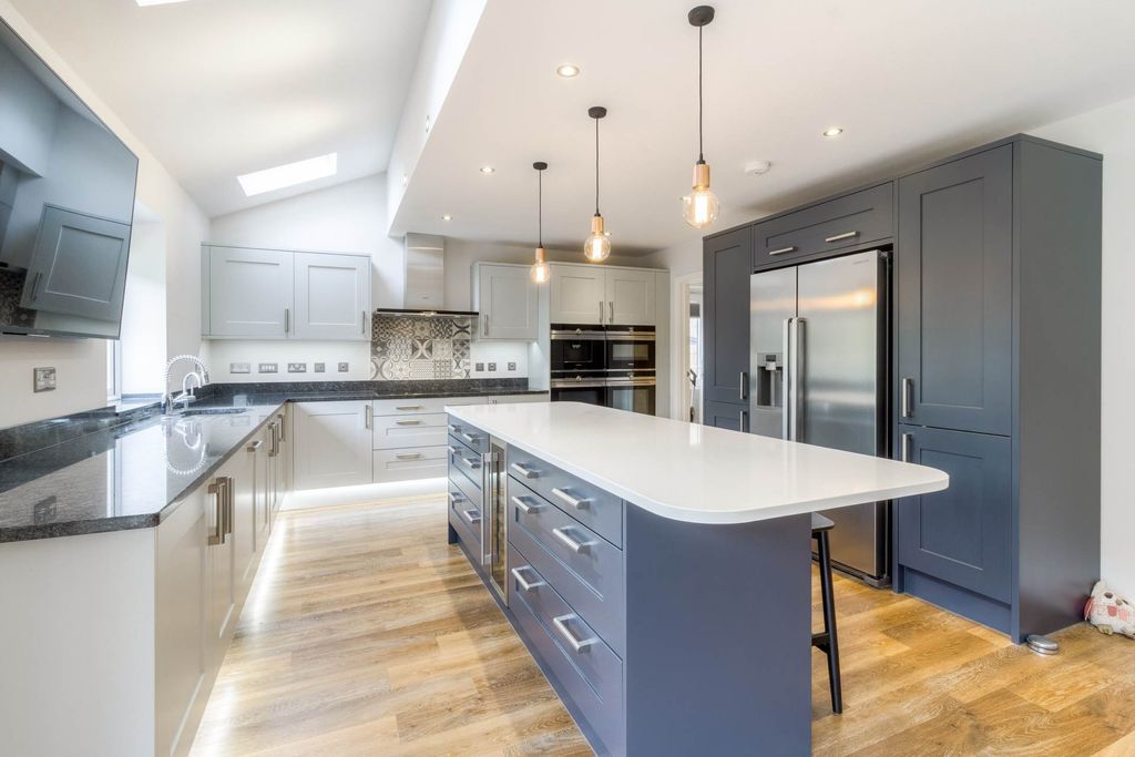 Property photo 2 of 44