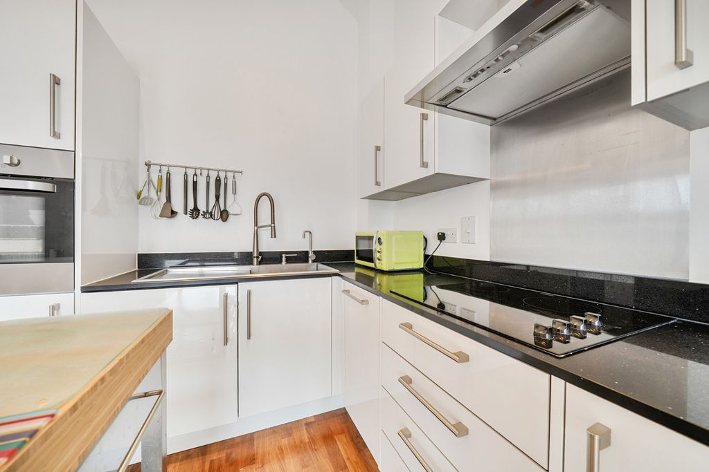 Property photo 2 of 20 Kitchen