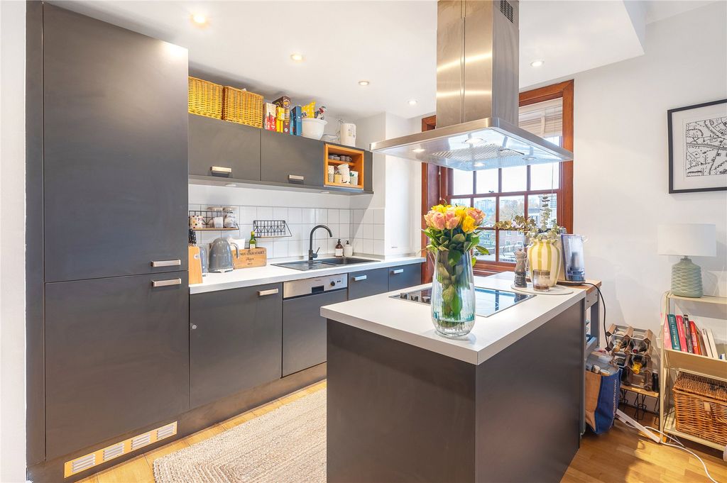 Property photo 3 of 10 Picture No. 06