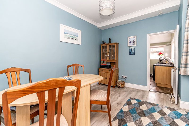 Property photo 3 of 18 .