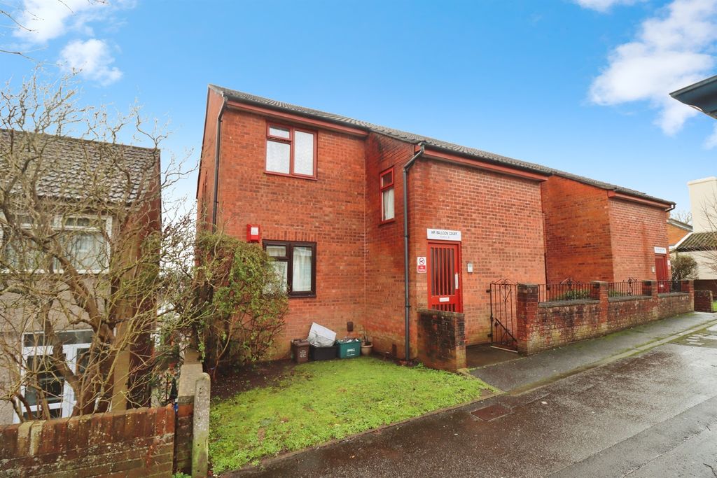 Property photo 1 of 15