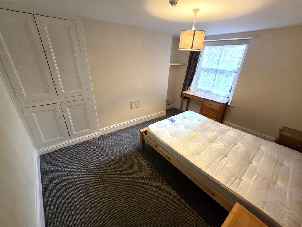 Property photo 1 of 14 Room 1.Jpg