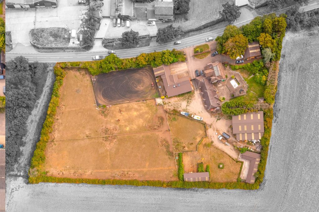 Property photo 2 of 41