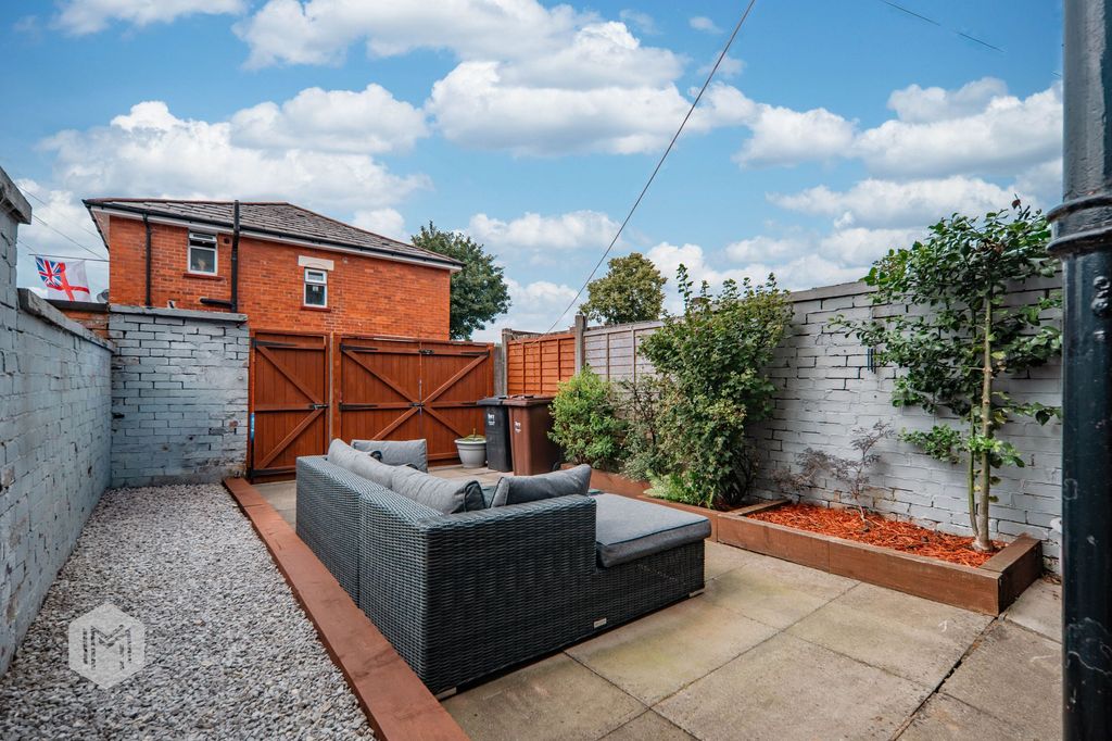 Property photo 3 of 19