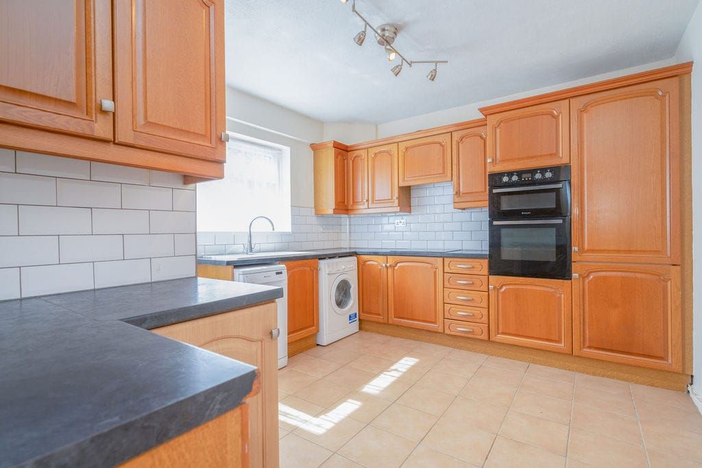 Property photo 3 of 14