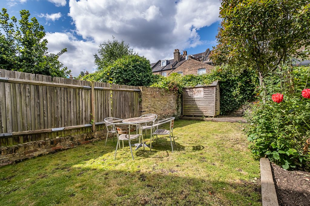 Property photo 2 of 18