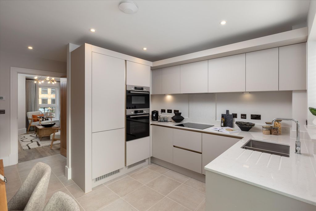 Property photo 2 of 18 Image