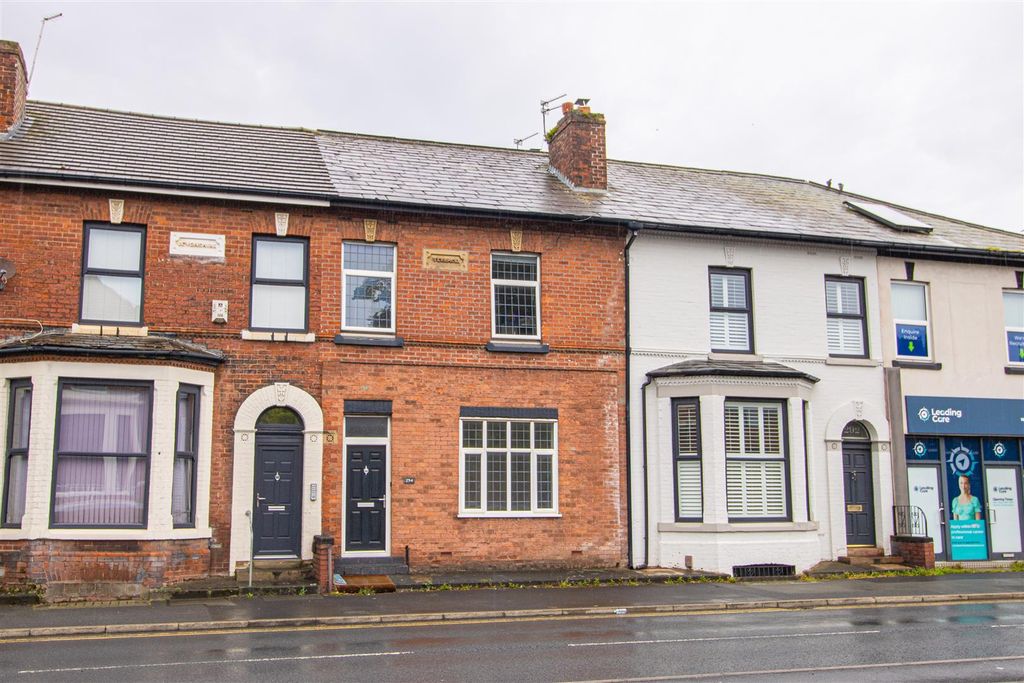Property photo 1 of 7 Front