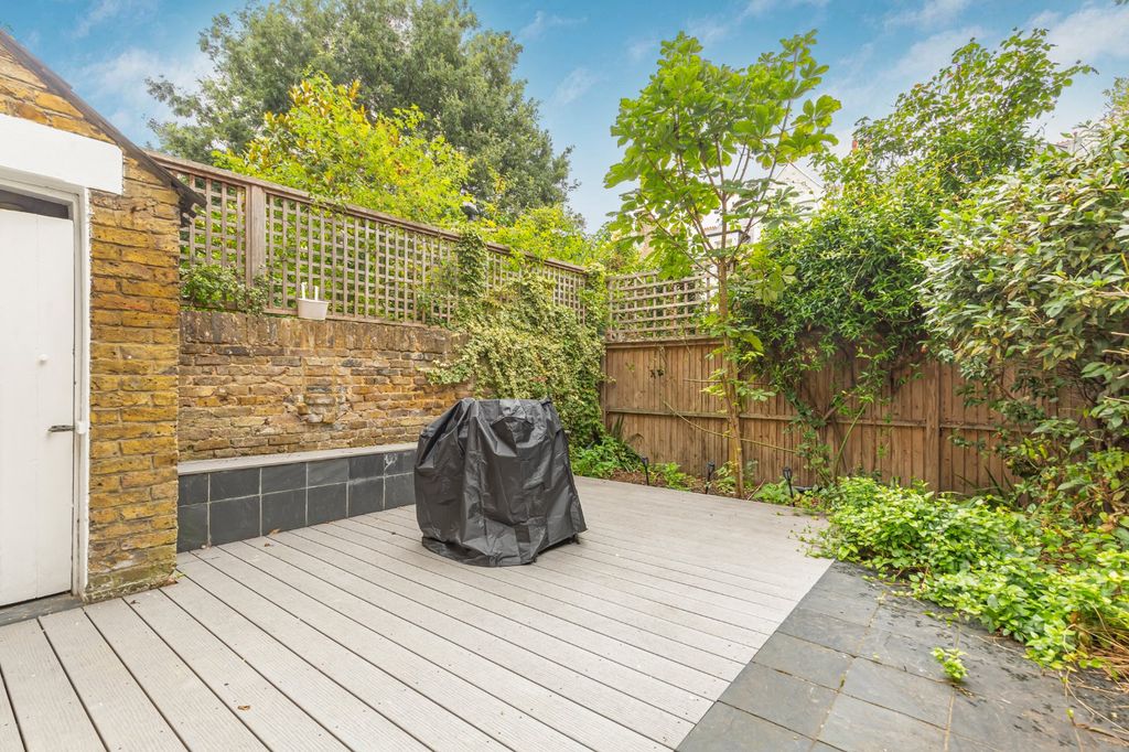 Property photo 2 of 15 Picture No. 10