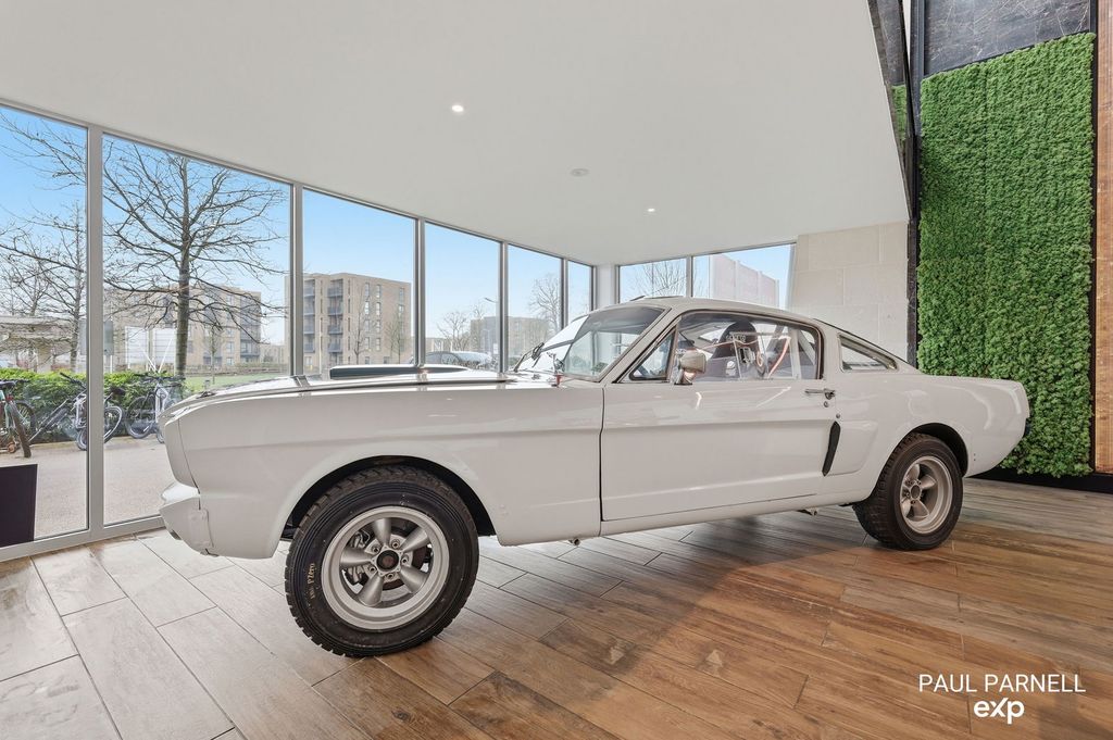 Property photo 2 of 27