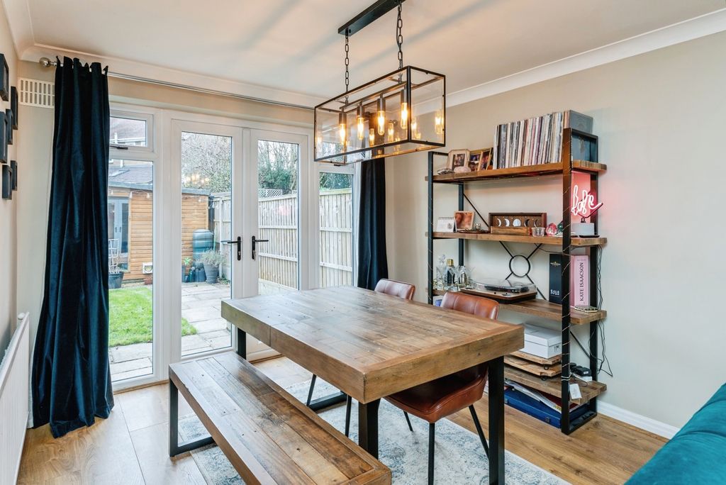 Property photo 3 of 19 Pbox-Img.Jpg